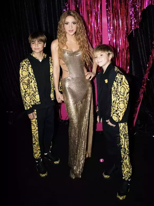Shakira și cei băieții săi
