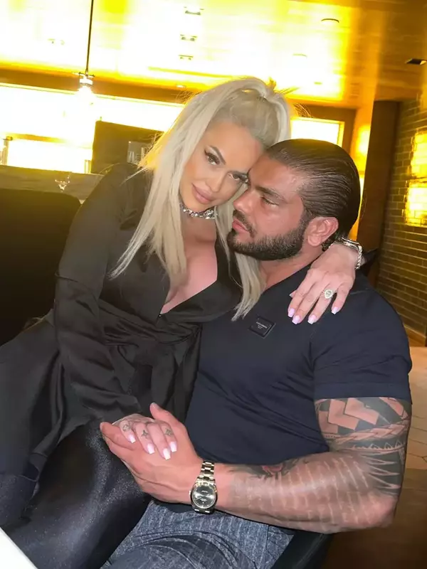 Anda Adam și soțul ei (2)