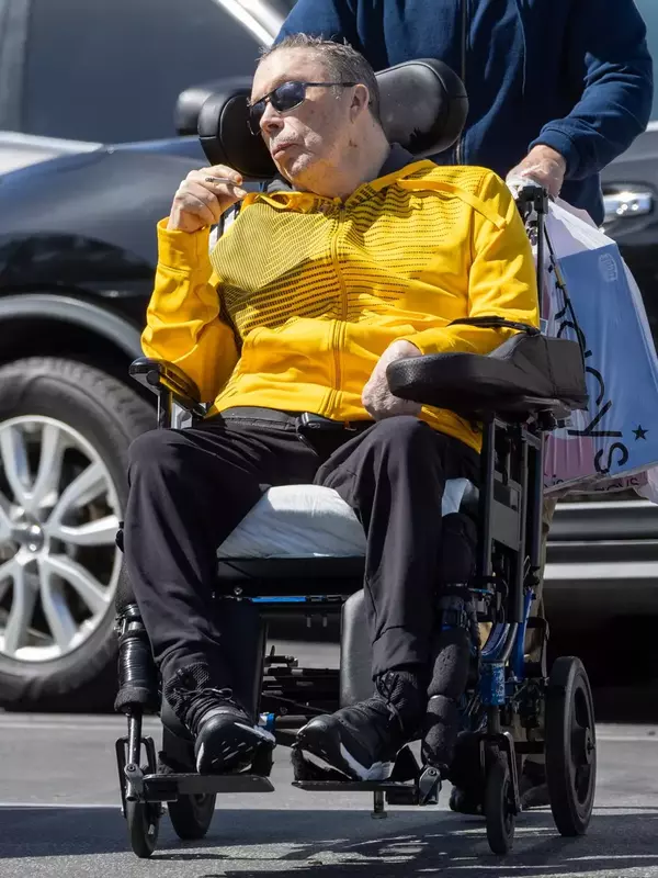 EXCLUSIVE: Smoke Show! Legendary Actor Tim Curry Looks Cool In Yellow Track Jacket While Smoking A Cigarette As He Celebrates His 78th Birthday In LA – 18 Apr 2024
