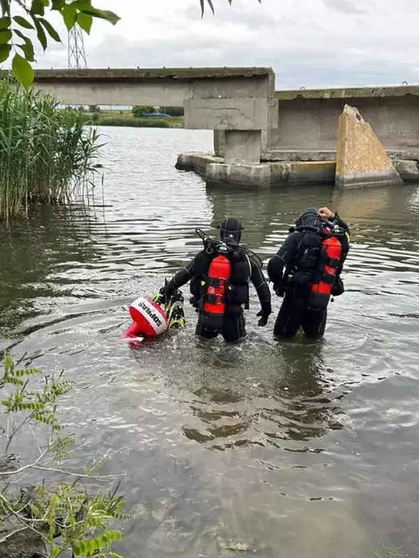 Operațiune de salvare în Constanța Adult și minor căzuți în canalul Dunăre-Marea Neagră (4)