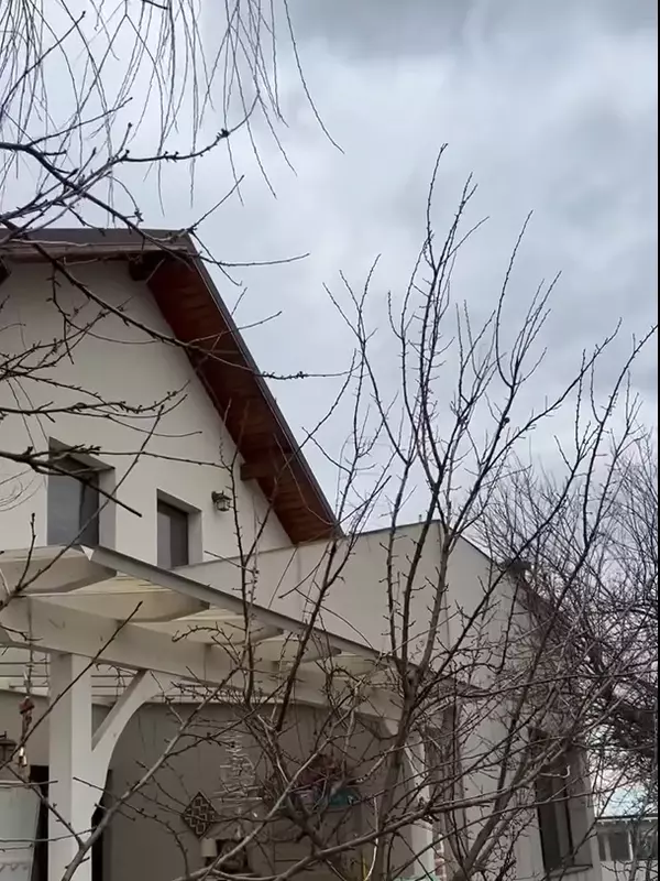 Imagini Cu Casa De La țară în Care Locuiește Oreste Cu Familia. Și-a  Construit în Satul Fundeni, în Călărași, O Locuință Cu Mai Puțin De 60.000  De Euro | Libertatea