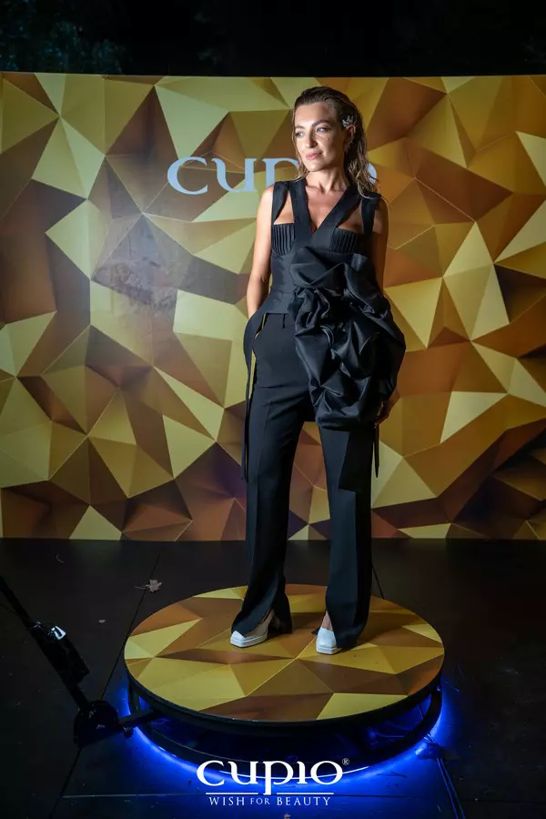 Mihnea Ratte www.instagram.com/mihnearatte/