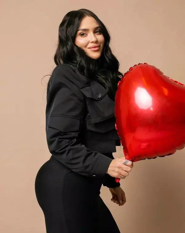 oana-radu-silueta-haine-mulate-1