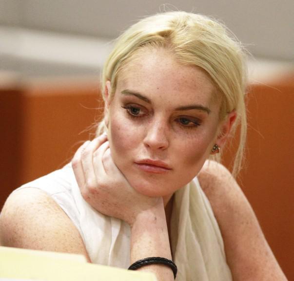 lindsay_lohan_in_lacrimi_1.JPG