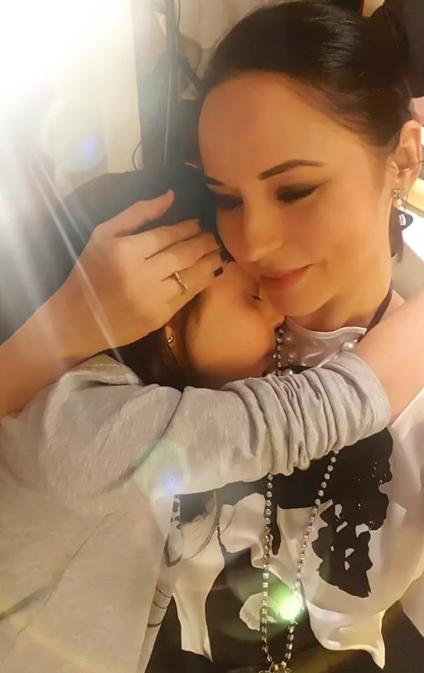 andreea-marin-violeta