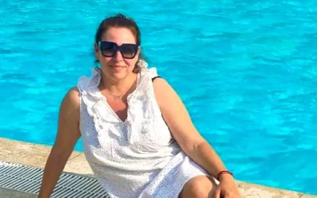 Oana-Roman-la-piscină-1