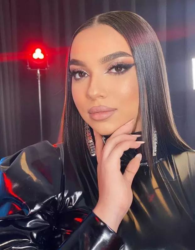 adriana-simionescu-este-insarcinata-1