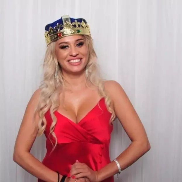 anisia-gafton-premiu-sunt-celebru-scoate-ma-de-aici-2