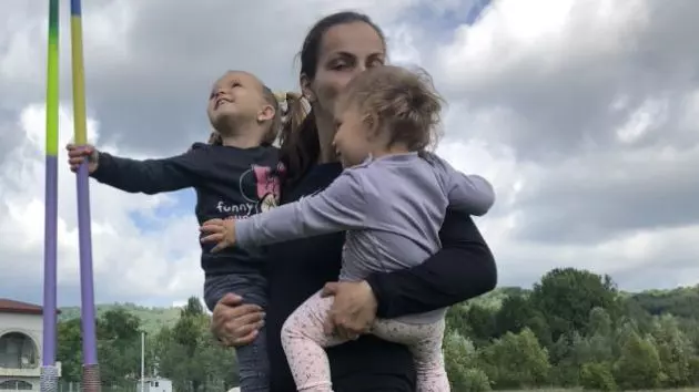 eliza oană cu copiii