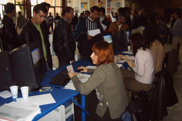 Guvernul dă undă verde pentru aducerea a 7.000 de muncitori străini pentru a rezolva criza forței de muncă din România. Bursa locurilor de muncă