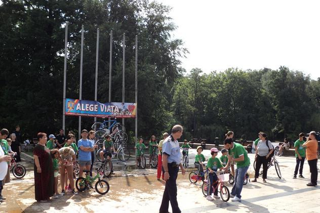 Cove a prezentat în Parcul Carol din Capitală un concurs pe teme rutiere pentru copii