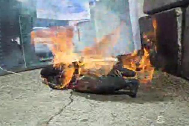 "Hoţii arşi de vii", imaginile pe care Youtube le-a INTERZIS  | VIDEO ŞOCANT