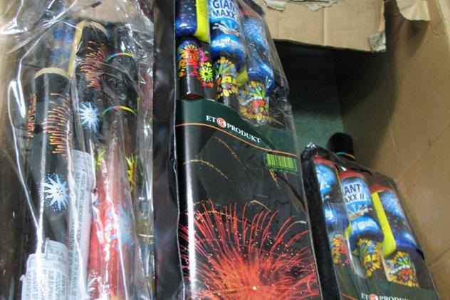 A început controalele la artificii: 130.000 petarde, confiscate