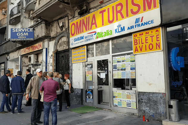 Clienții dau în judecată Omnia Turism şi Ministerul Turismului