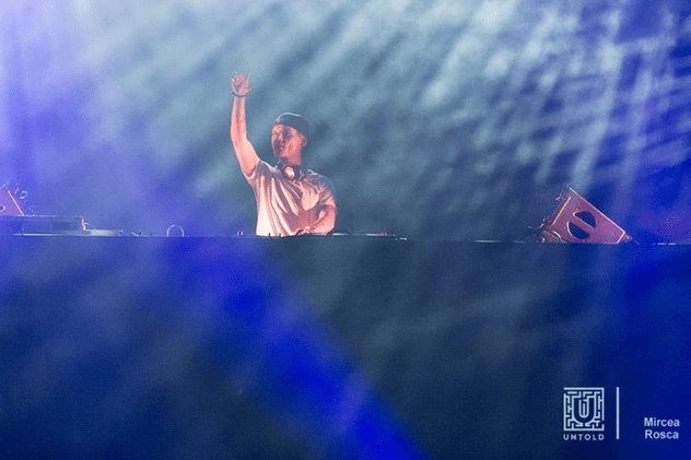 FOTO&VIDEO/ Avicii a fost în România, la festivalul Untold, în 2015. DJ-ul a strâns 60.000 de spectatori