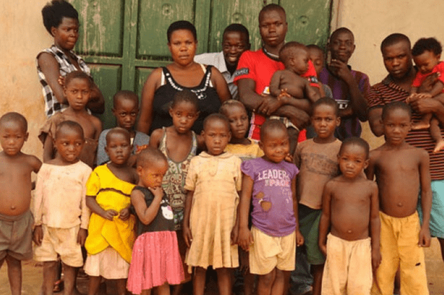 O femeie din Uganda luptă să își crească cei 38 de copii, mai multe perechi de gemeni și cvadrupleți