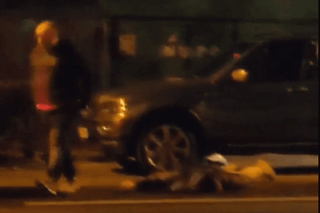 Taximetristul care a lovit cu capul de asfalt un tânăr, în București, a fost identificat