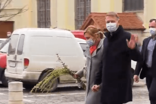 Președintele Klaus Iohannis și soția sa, prezenți la slujba de Florii, la Sibiu