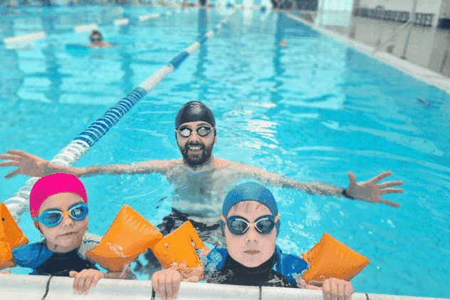 (Publicitate) Cursuri de înot gratuite pentru toți copiii înscriși la o grădiniță privată din București