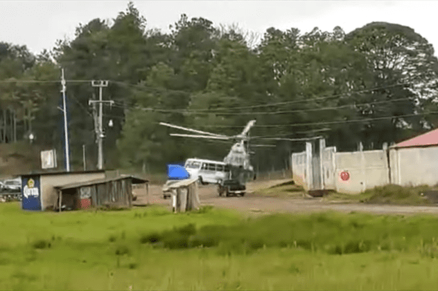 Un elicopter militar s-a prăbușit peste un microbuz în Mexic. Cum a fost evitat un dezastru