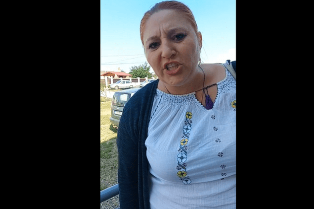Acuzată că a oprit echipa de vaccinare într-o comună aflată în scenariul roșu, Diana Șoșoacă susține că au chemat-o localnicii