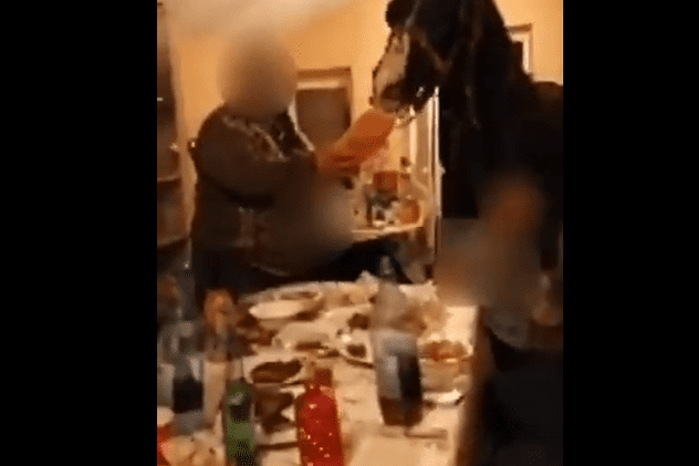 Petrecere cu calul în sufragerie, în Călărași. Decizia polițiștilor, după ce imaginile au devenit virale