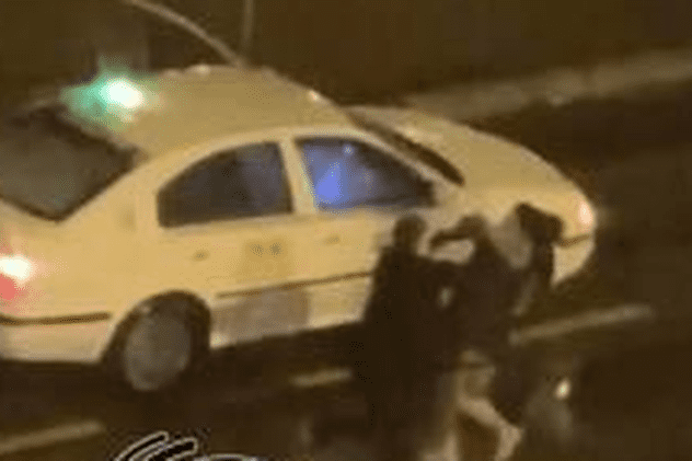 Femeie scoasă cu forța dintr-un taxi și aruncată pe asfalt, în Baia Mare. Poliția spune că n-a primit nicio plângere