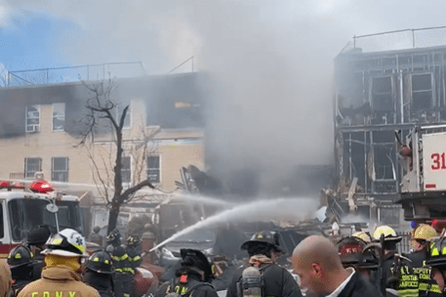 Explozie urmată de un incendiu la New York. O persoană a murit, alte nouă rănite