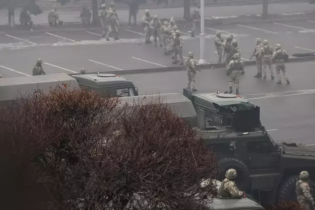 VIDEO Kazahstan, un butoi cu pulbere care a explodat acum. Ce a alimentat furia cetățenilor