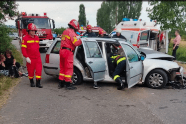 7 răniţi, între care cinci adolescenți, după un grav accident rutier, în Hunedoara. A fost activat planul roşu de intervenţie