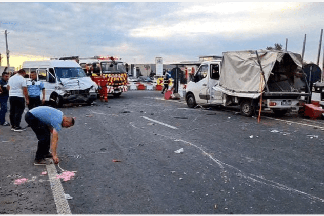 Accident cu 13 răniți la Lețcani, în urma impactului dintre o camionetă și un microbuz