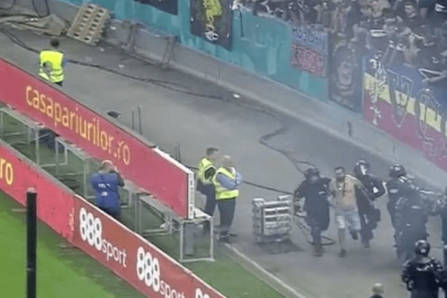 Incidente între ultrași pe Arena Națională, înainte de derby-ul Dinamo - CSA Steaua, din Liga 2. Jandarmii au intervenit în forță