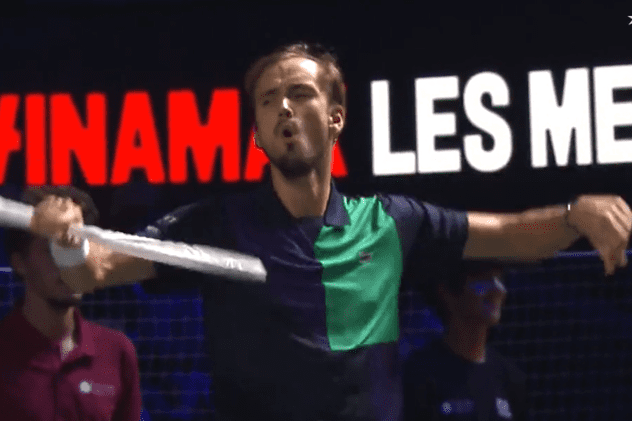 Jucătorul rus de tenis Daniil Medvedev, gesturi scandaloase în timpul meciului cu Stan Wawrinka de la Metz