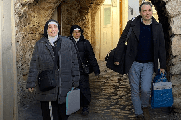 Vaticanul a expulzat două „călugărițe rebele” care au refuzat să părăsească o mănăstire din Italia