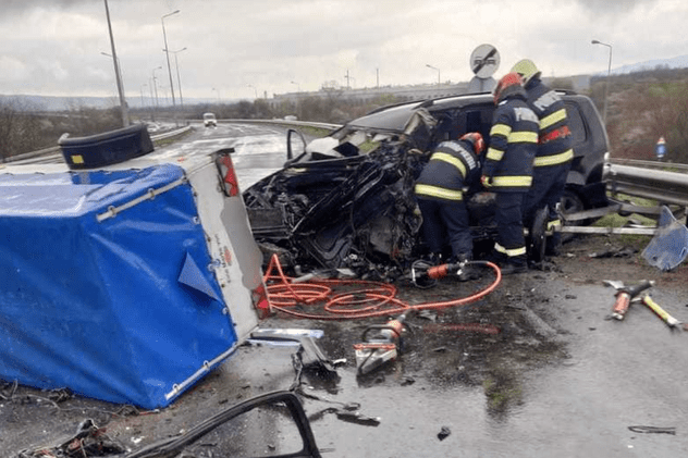 Un mort și șase răniți, după un accident cu trei mașini pe centura Caransebeşului