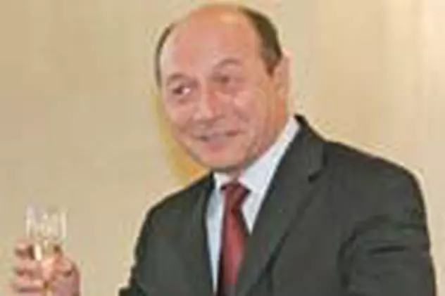 Basescu, distractie cu vin si cadane