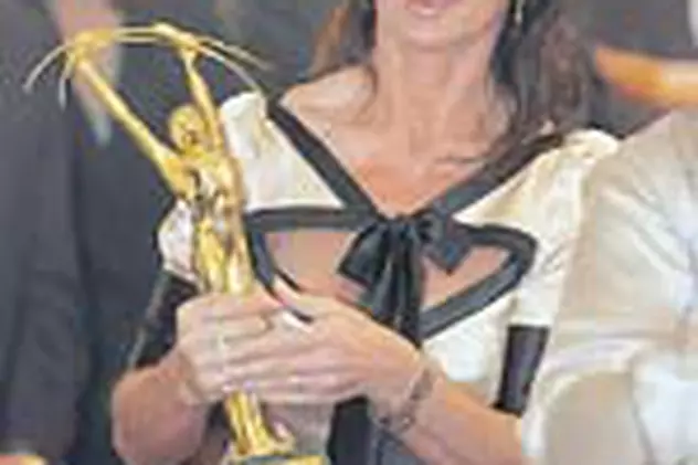 Nadia Comaneci a primit trofeul 'Campioni de Legenda'