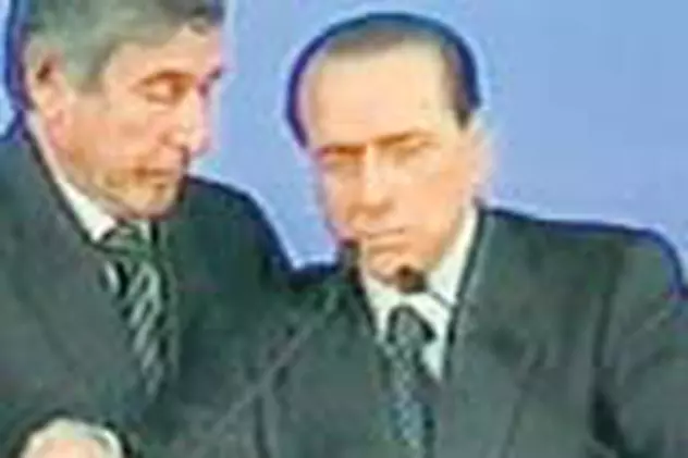 Silvio Berlusconi a lesinat la tribuna