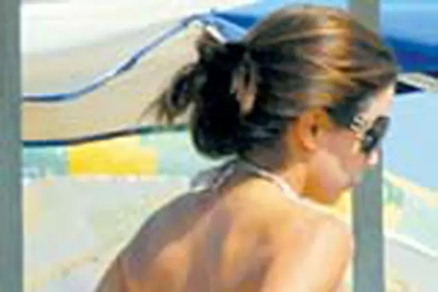 Eva Longoria si-a aratat fundul in Spania