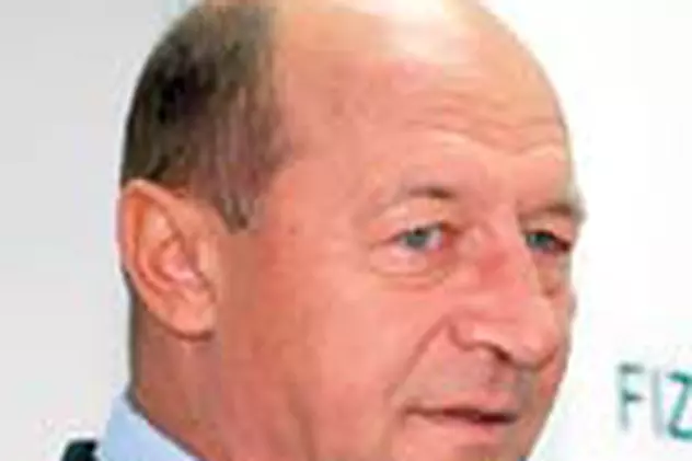 Traian Basescu s-a curentat la microfon