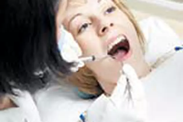 Dintii care se misca pot fi imobilizati si consolidati cu ajutorul tehnicilor dentare