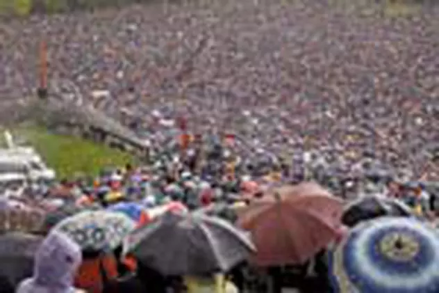 150.000 de credinciosi s-au rugat la Sf. Fecioara