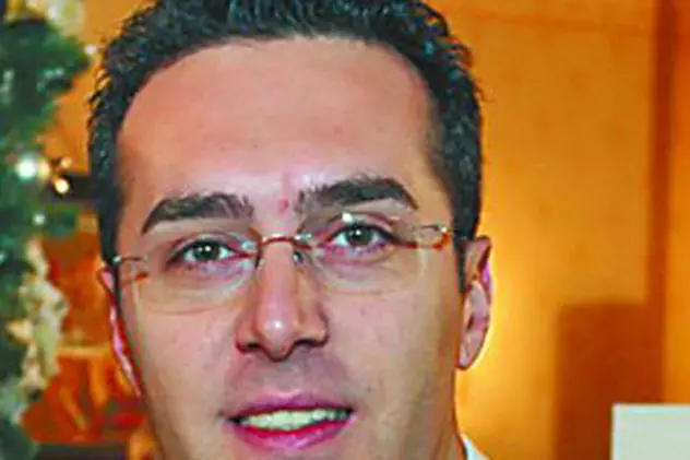 Adrian Bucur şi-a luat ochelari de 1.000 de euro