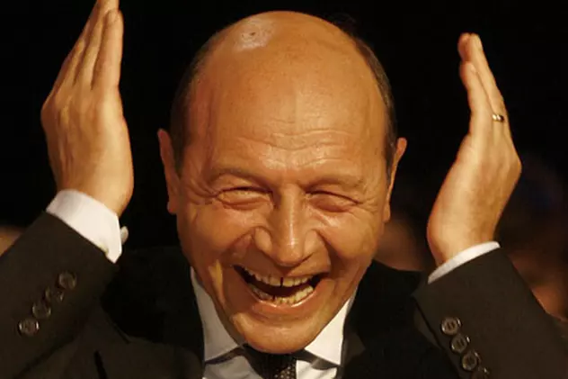 Băsescu i-a atenţionat pe miniştri