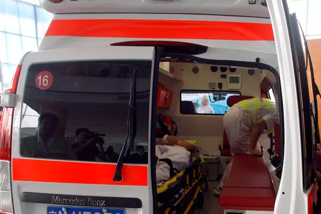 Abuzată sexual, în ambulanţă, de un asistent medical