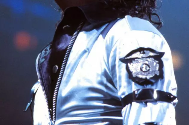 Michael Jackson va fi înmormântat marţi, înainte de ceremonia publică
