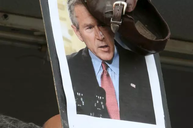 I s-a redus sentinţa jurnalistului care a aruncat cu pantoful în Bush