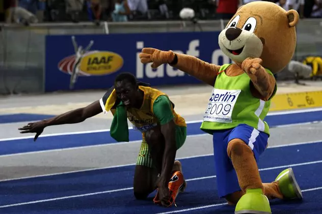 Bolt a spulberat şi recordul mondial la 200 de metri