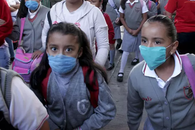 Şcolile se închid dacă se confirmă trei cazuri de gripă porcină în clase diferite