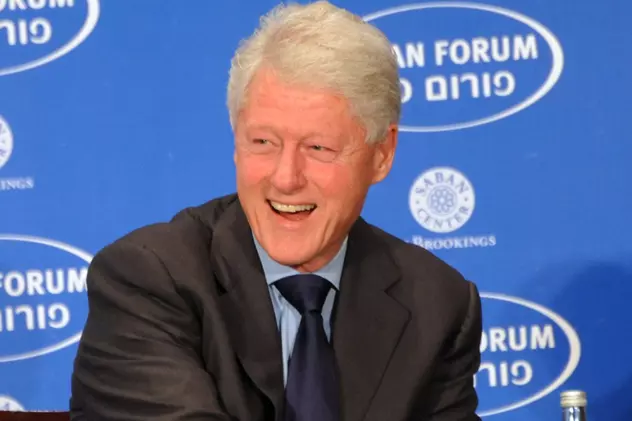 Bill Clinton a făcut sex cu mai multe femei care lucrau pentru el